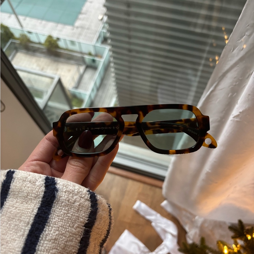 Elisa Johnson Jane Mini in brown tortoise